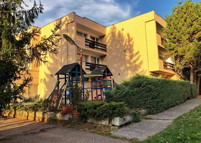 Intersport 3* Stomfa